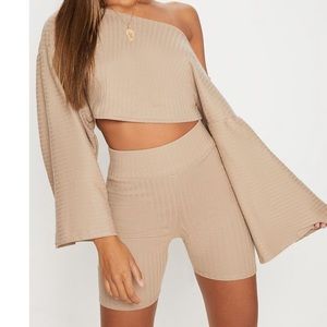 HOT 2-PIECE FROM PLT😍